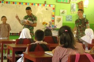  Anggota Satgas Yonif RK 136/TS Jadi Tenaga Pendidik